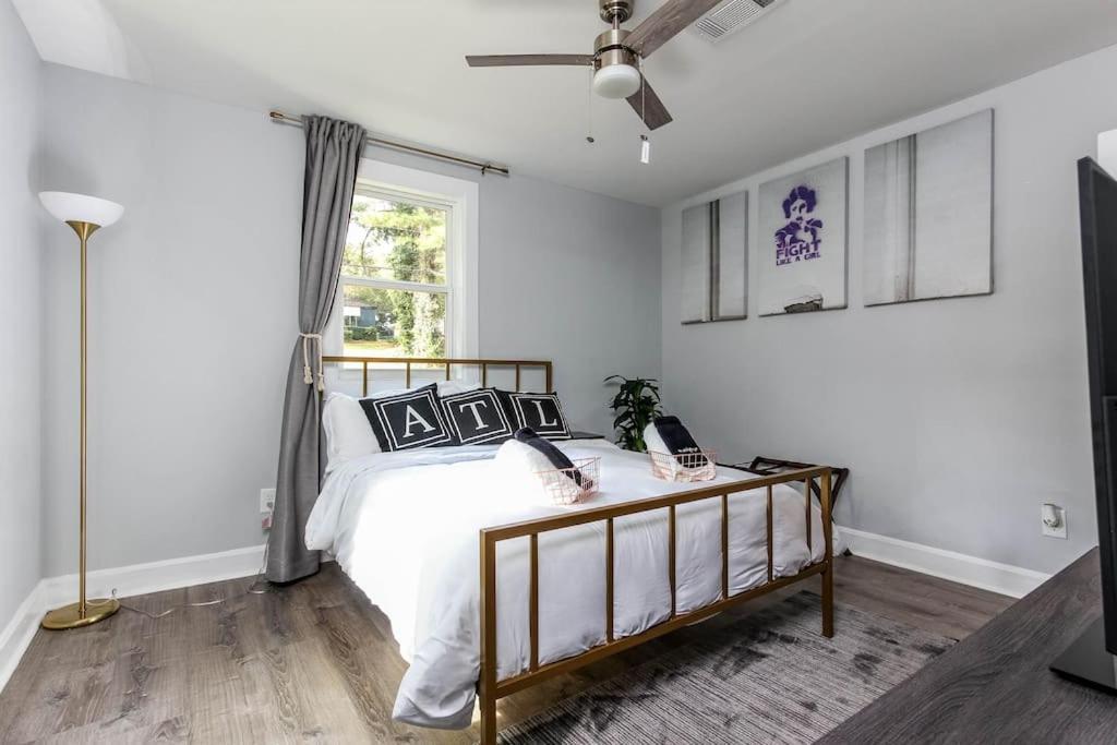 West End Bungalow Perfect To Work, Play, & Escape Atlanta Bagian luar foto