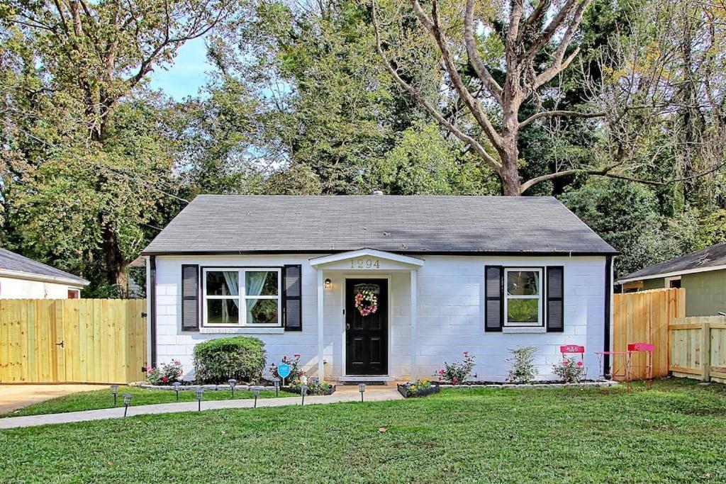 West End Bungalow Perfect To Work, Play, & Escape Atlanta Bagian luar foto